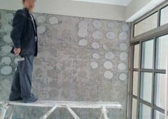 <b>华宇代理装修瓷砖脱落 疑与瓷砖粘结剂质量有关</b>