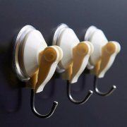 <b>华宇泰康之家吸盘无痕挂钩的安装方法与步骤</b>